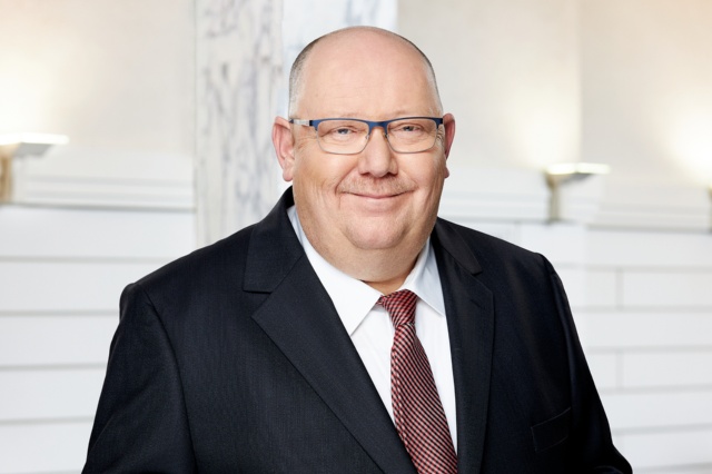 Portrait 






Sven Nareyka