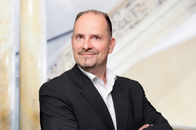 Portrait Dr. Matthias Lollert